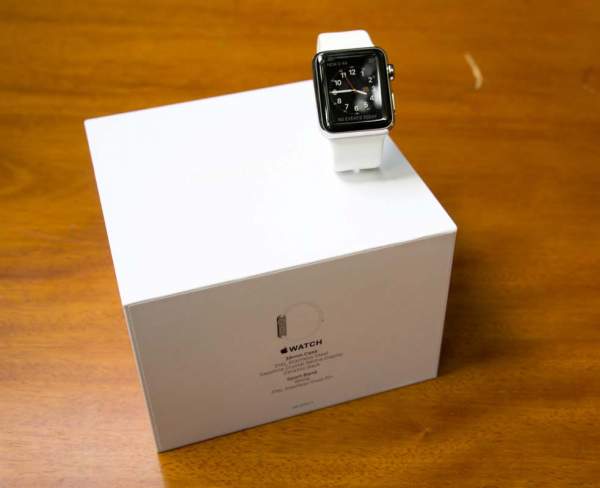 Cận cảnh chiếc Apple Watch đầu tiên có giá cao ngất ngưởng tại Việt Nam 2