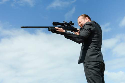 Simon Pegg vào vai sát thủ trong "Ba lần chết hụt" 3