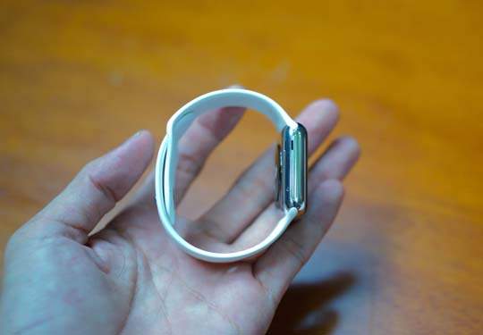 Cận cảnh chiếc Apple Watch đầu tiên có giá cao ngất ngưởng tại Việt Nam 11