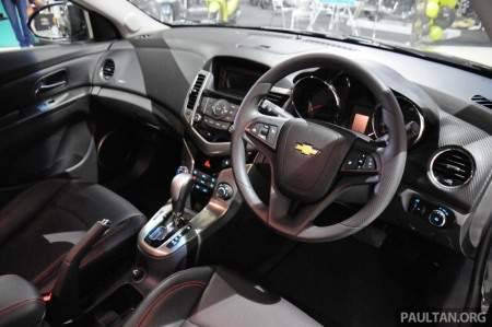 Cận cảnh Chevrolet Cruze phiên bản thể thao 10