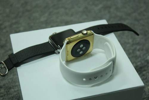 Apple Watch mạ vàng 18K giá chỉ 1.000 USD 2