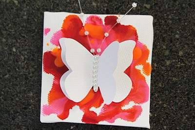 Cuối tuần tân trang nhà bằng 2 cách làm tranh bướm rực rỡ 6