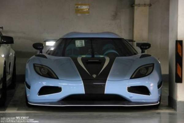 Thiếu gia Trung Quốc phá nát LaFerrari sở hữu cả tàu ngầm 3