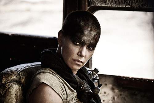 Charlize Theron cạo đầu trong "Mad Max" 9