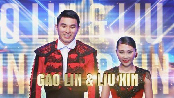 Thí sinh Asia"s Got Talent cầu hôn bạn diễn trên sân khấu 2