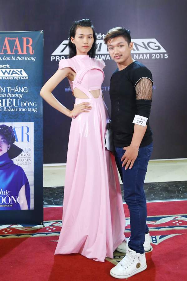 Thí sinh đem váy dạ hội tranh tài ở Project Runway Vietnam 4