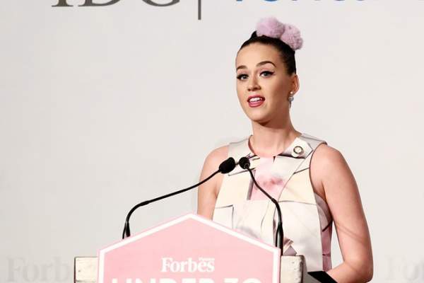 Katy Perry có "cánh tay trái" là người Việt 2