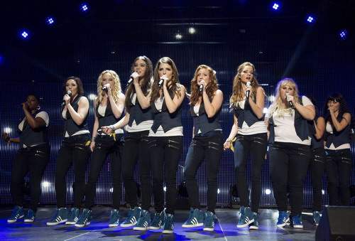 ‘Pitch Perfect 2’ – những cô gái lắm chiêu trở lại 2