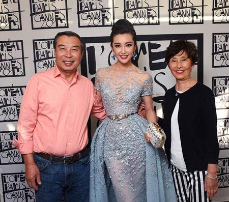 Jeon Ji Hyun thanh lịch, Lý Băng Băng kiêu sa ở Cannes 18