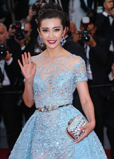 Jeon Ji Hyun thanh lịch, Lý Băng Băng kiêu sa ở Cannes 12