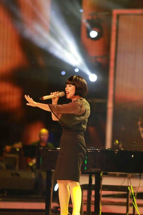 Thu Minh khoe giọng “khủng” khi hát mẫu tại VN Idol 6
