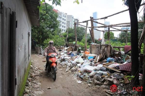 Điểm mặt các "khu ổ chuột" giữa lòng Thủ đô Hà Nội 24