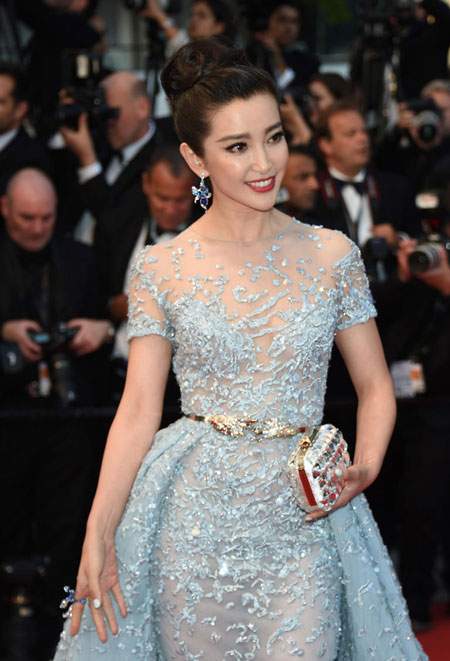 Jeon Ji Hyun thanh lịch, Lý Băng Băng kiêu sa ở Cannes 15