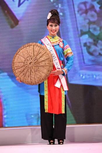 Nữ sinh dân tộc Cờ Lao xinh đẹp sở hữu hàng loạt giải thưởng 9