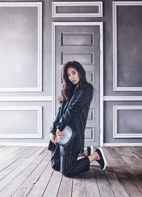 Park Shin Hye chọn túi xách mùa thu 5