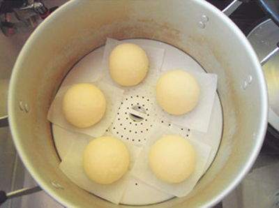 Cách làm bánh bao nhân trứng xốp siêu ngon mà đơn giản 8