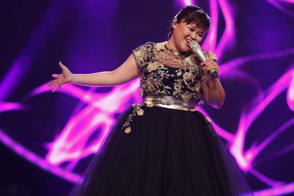 Top 8 Vietnam Idol sôi động trong đêm thi nhạc quốc tế 4