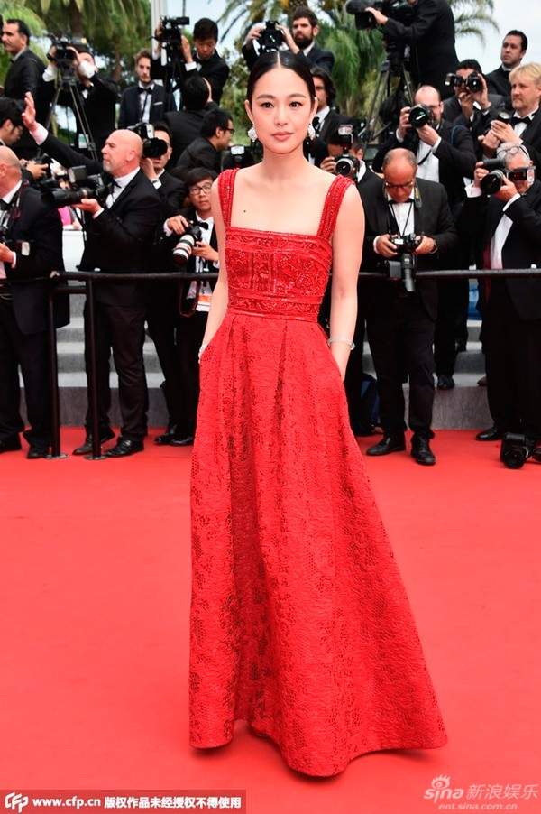 Thư Kỳ không photoshop vẫn rạng ngời trên thảm đỏ Cannes 6