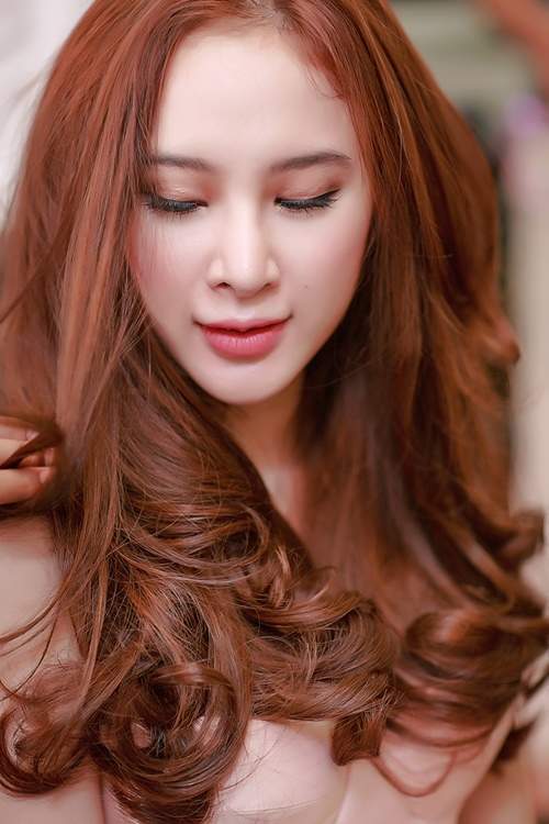 Angela Phương Trinh mặc gợi cảm đi làm tóc ở Thủ đô 8