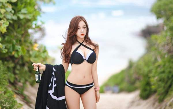 Hot girl đẹp nhất xứ Hàn diện bikini khoe eo thon 2