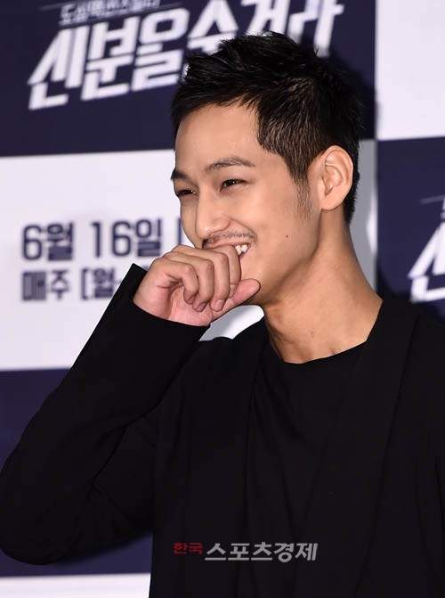 Kim Bum mất điểm vì để râu, giảm cân 3