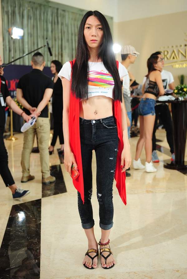 Cô gái cao 1,9 m nổi bật giữa dàn thí sinh Next Top Model 5