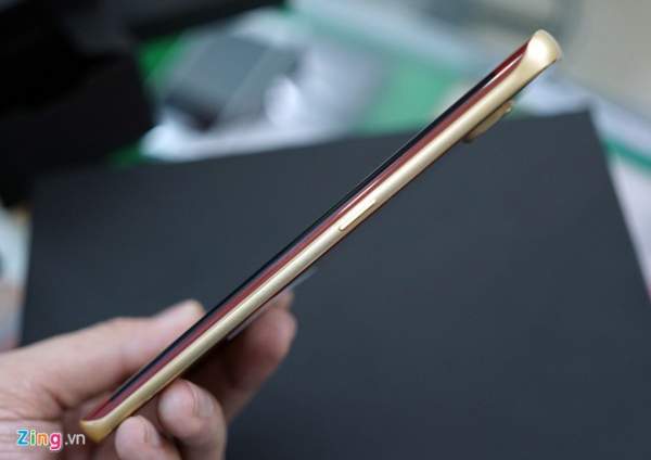Galaxy S6 Edge bản Iron Man về Việt Nam giá 58 triệu đồng 6