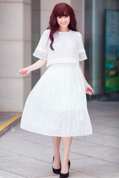 Street style thanh lịch và gợi cảm của Trương Quỳnh Anh 5