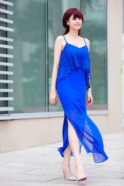 Street style thanh lịch và gợi cảm của Trương Quỳnh Anh 10