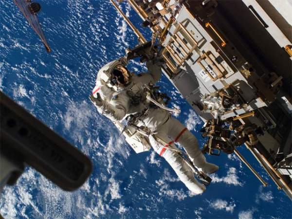 Vì sao người TQ bị “cấm cửa” ở trạm không gian ISS? 2