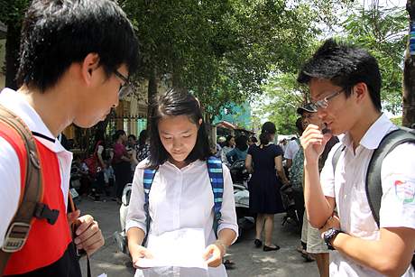 Thí sinh Hà Nội hoàn thành kỳ thi tuyển sinh lớp 10 THPT chuyên 6