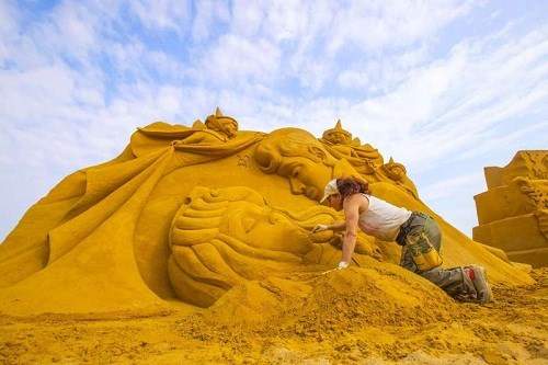 Ấn tượng với tác phẩm điêu khắc trên cát 8