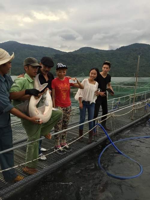 Hà Trần, Đoan Trang về vùng "hẻo lánh" hát với Trần Tiến 33