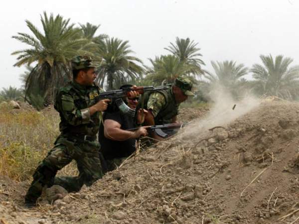 Chống IS, binh lính Iraq dựa cả vào dân quân 3
