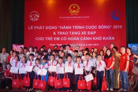 “Hành trình cuộc sống” đến với trẻ em nghèo tỉnh Thừa Thiên Huế 2