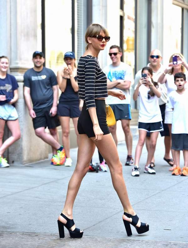 Taylor Swift - nữ hoàng street style mùa hè 14