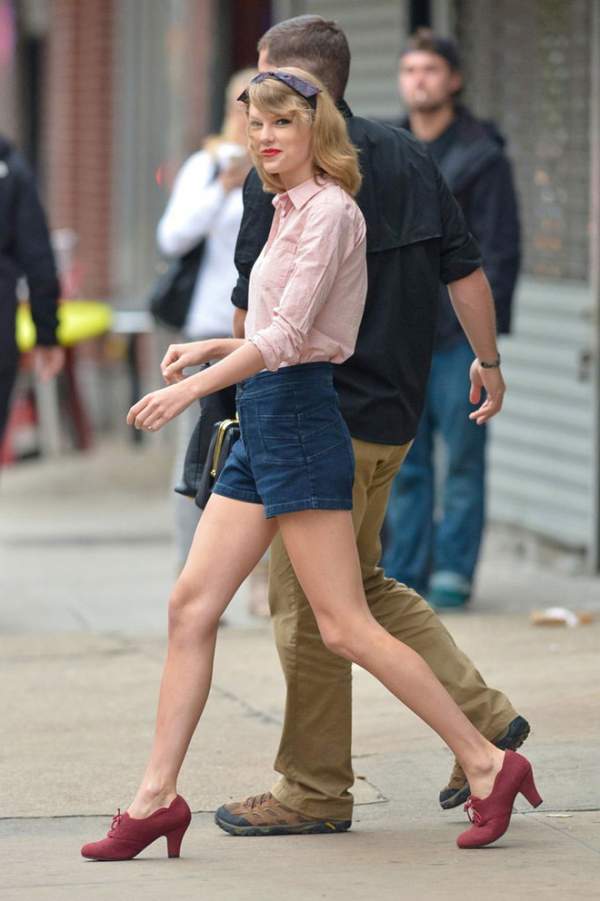 Taylor Swift - nữ hoàng street style mùa hè 19