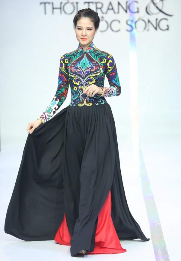 NSƯT Kim Xuân lần đầu trình diễn catwalk 9