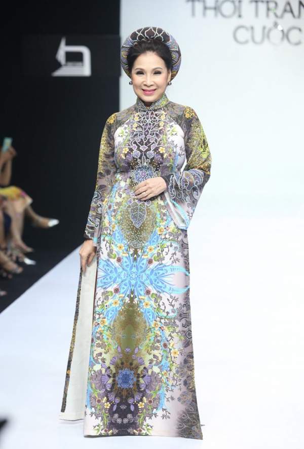 NSƯT Kim Xuân lần đầu trình diễn catwalk 3