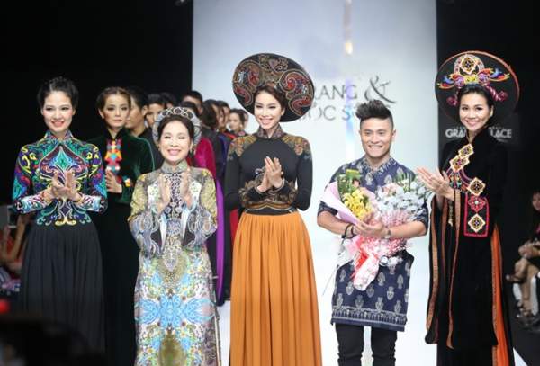 NSƯT Kim Xuân lần đầu trình diễn catwalk 11