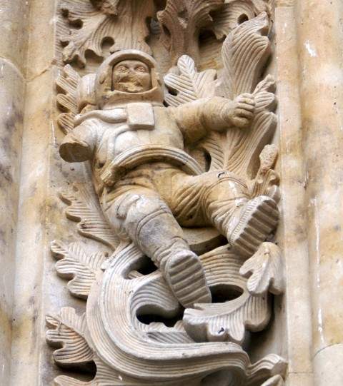 Bí ẩn hình chạm khắc phi hành gia tại nhà thờ Tây Ban Nha 300 tuổi 3