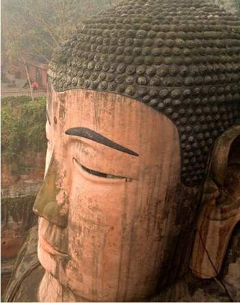 Kiến trúc độc đáo của tượng Phật làm bằng đá lớn nhất thế giới 2