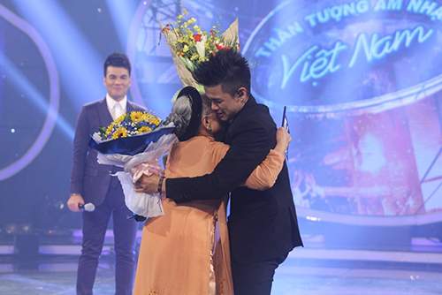 Trọng Hiếu trở thành Quán quân Vietnam Idol 2015 15