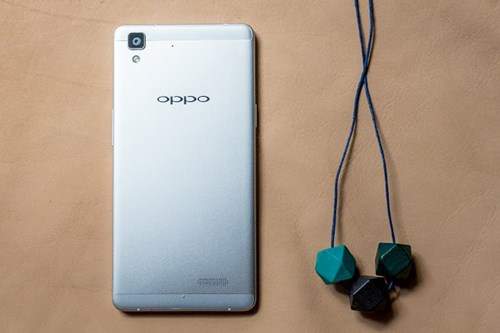 Cận cảnh chiếc Oppo R7 Lite 3