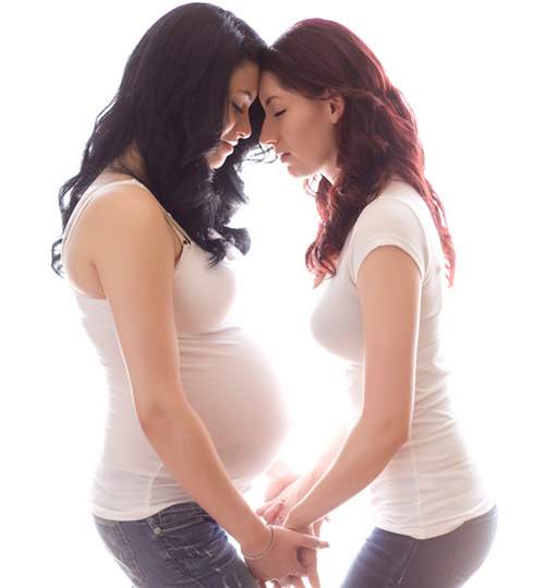 Bộ ảnh bầu song thai "ngọt lịm" của cặp đồng tính nữ 3