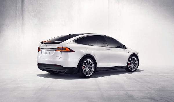 Tesla Model X chính thức ra mắt xe SUV chạy điện 6