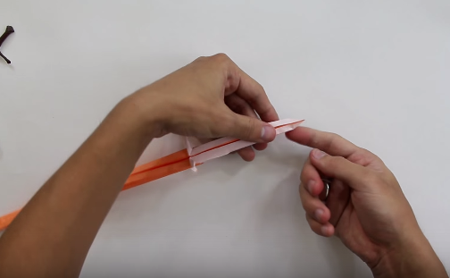 Cách làm kiếm bằng giấy theo phong cách Origami cho bé 8