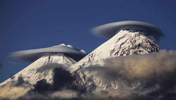 Mây khổng lồ hình đĩa bay tại Nga ám chỉ "Ngày tận thế"?