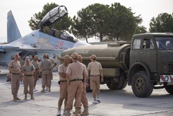 Thăm căn cứ không quân Nga được tên lửa S-300 bảo vệ tại Syria 13