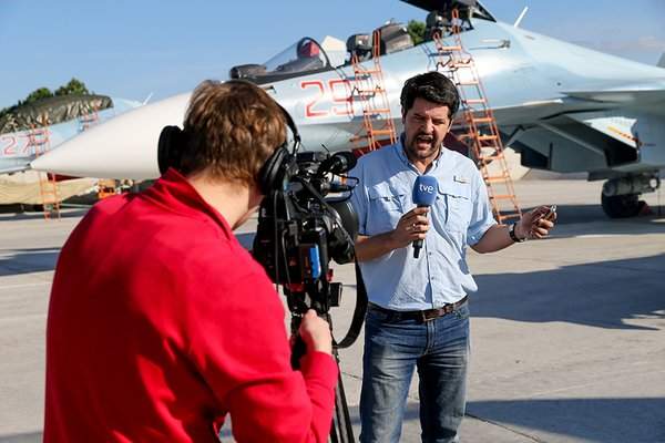 Thăm căn cứ không quân Nga được tên lửa S-300 bảo vệ tại Syria 7